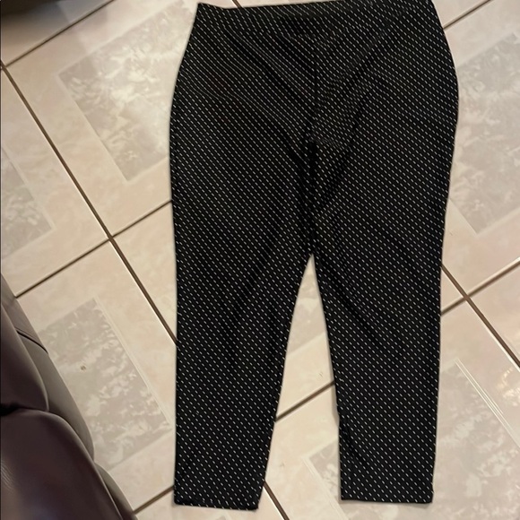 Chico's Black and White Straight Leg Pants Size 2 - Picture 1 of 3